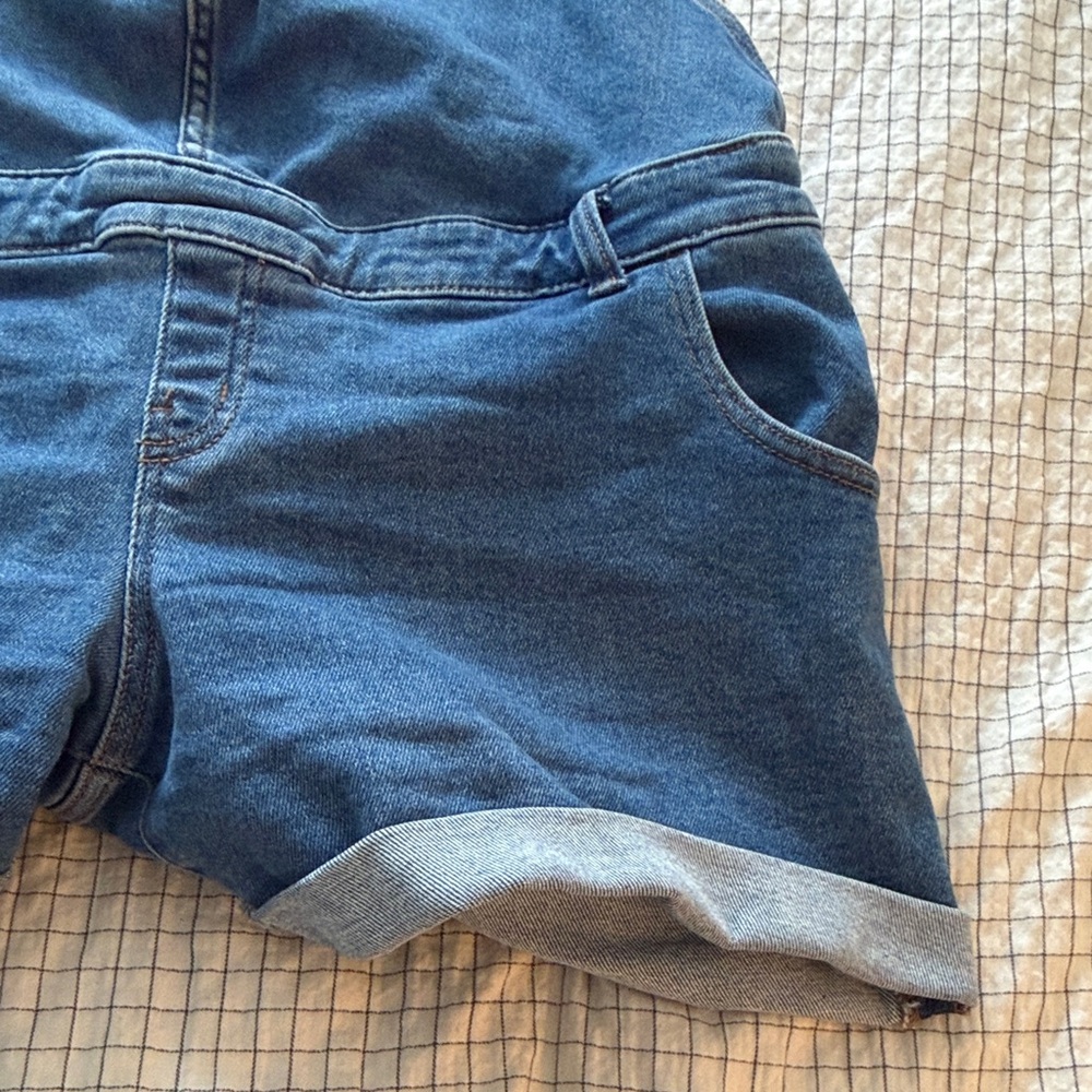 Light Blue Denim Short Maternity Overalls with Front Bib Pocket- Isabel - Picture 7 of 15